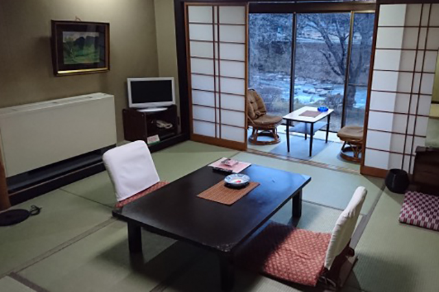相部屋室内例