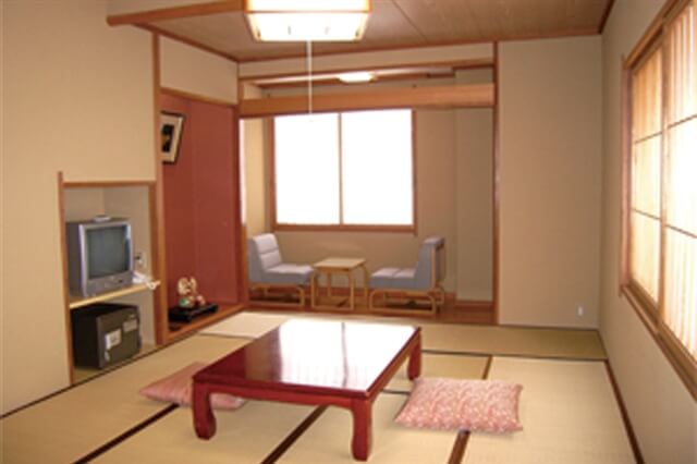 相部屋室内例