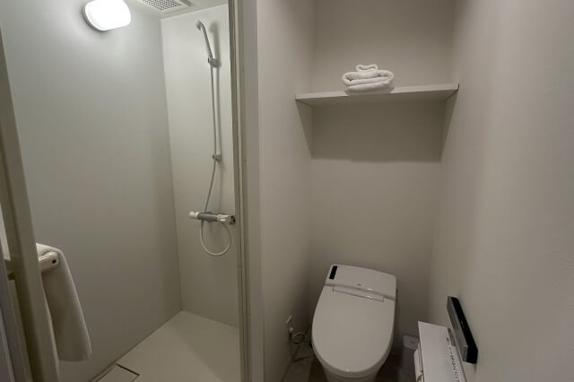 シャワールーム＆トイレ